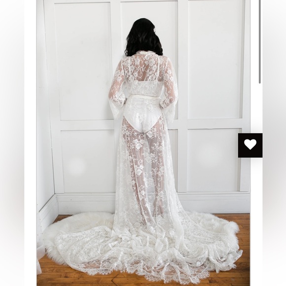 Le El New York Bianca Scalloped Edge Bridal Robe - Picture 8 of 9